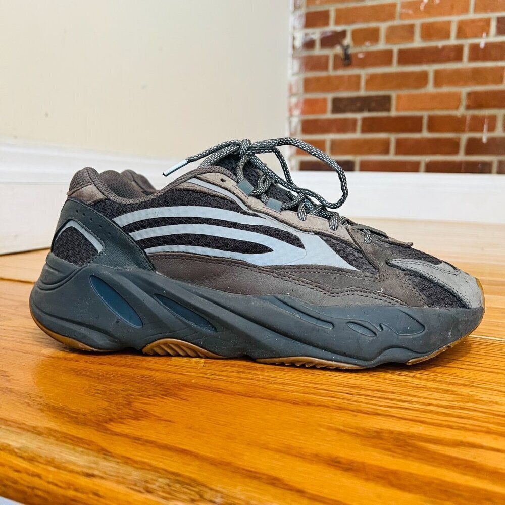 Adidas Yeezy Boost 700 V2 Geode EG6860 Men US 10.5 Size - Picture 11 of 13
